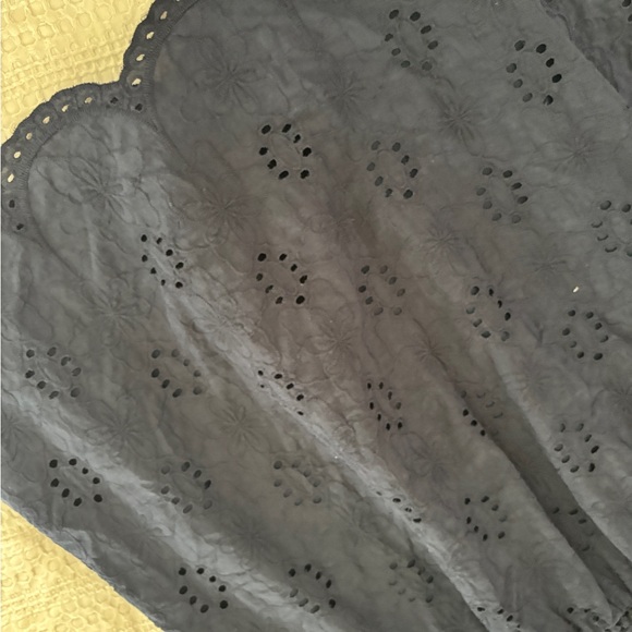 Knox Rose Navy Blue Eyelet Sleeveless Blouse - Picture 3 of 4